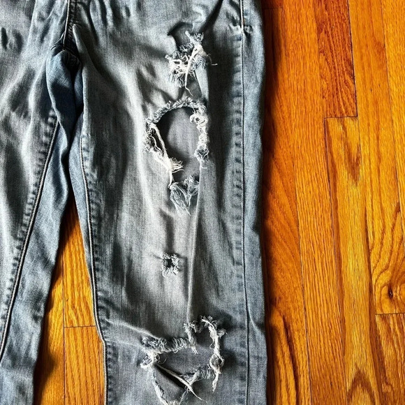 Maurices distressed jeans - Picture 4 of 7